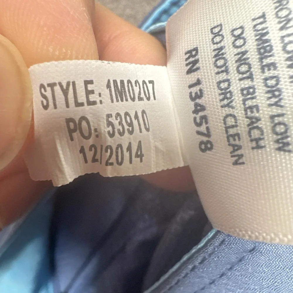 Vineyard Vines small discoloration